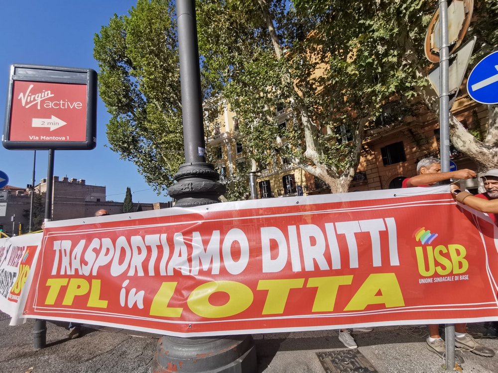 Salvini vuole applicare una legge tutta sua: i lavoratori del TPL non devono scioperare